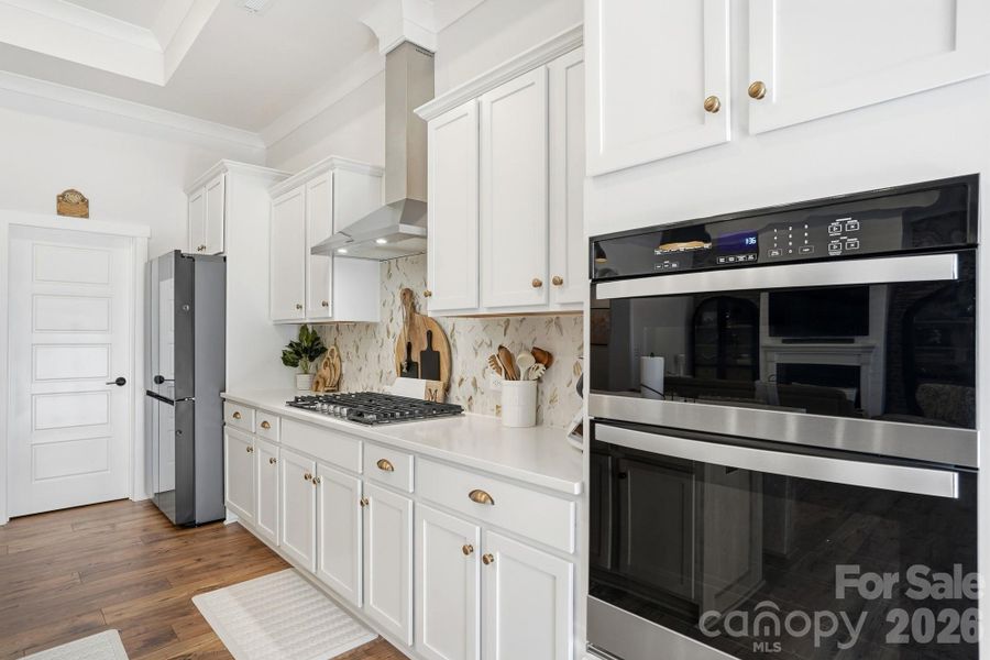 Double Wall Oven and Gas Range