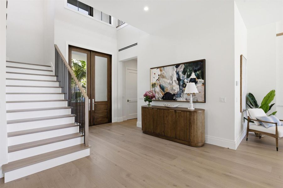 FOYER FOYER