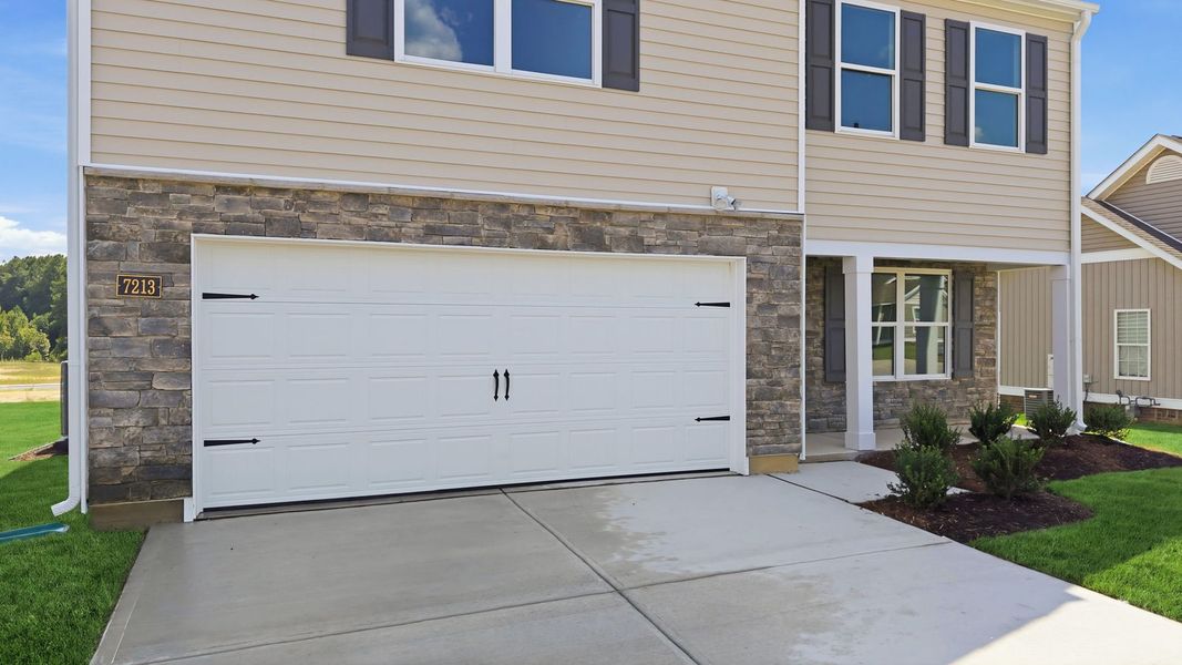 Exterior details and patio area of a home in Hunter Hill, Rocky Mount (Image 3).
