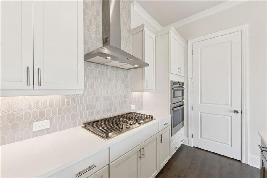 Furnished interior view inside a new home in Aberdeen, Hoschton (Image 9).