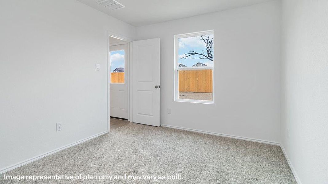 Spacious, unfurnished interior of a new home in Blue Ridge Ranch, San Antonio (Image 20).