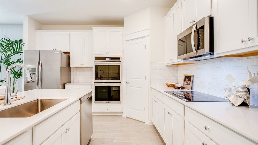 2257 Sierra II Kitchen 1of3 7 30 25