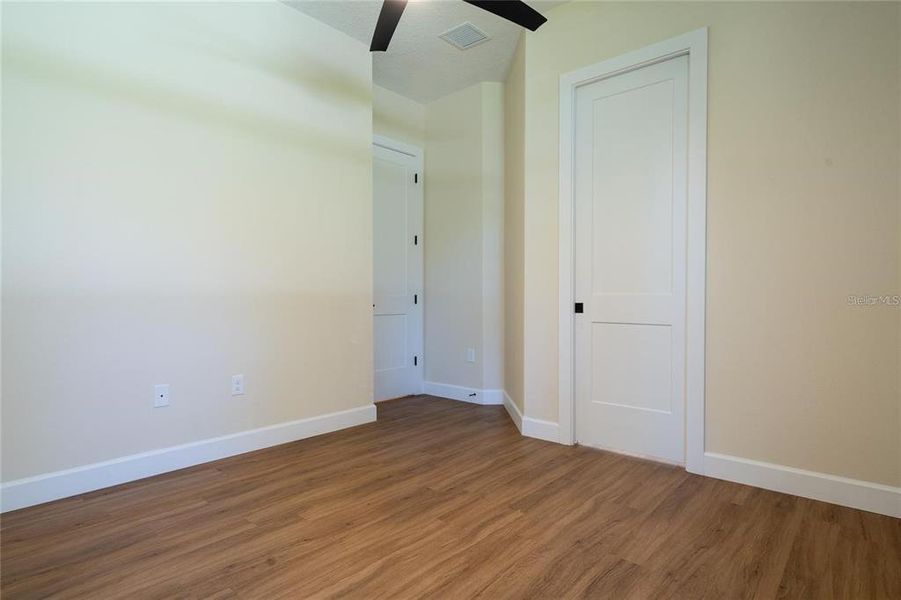 Spacious, unfurnished interior of a new home in , Orange City (Image 29).