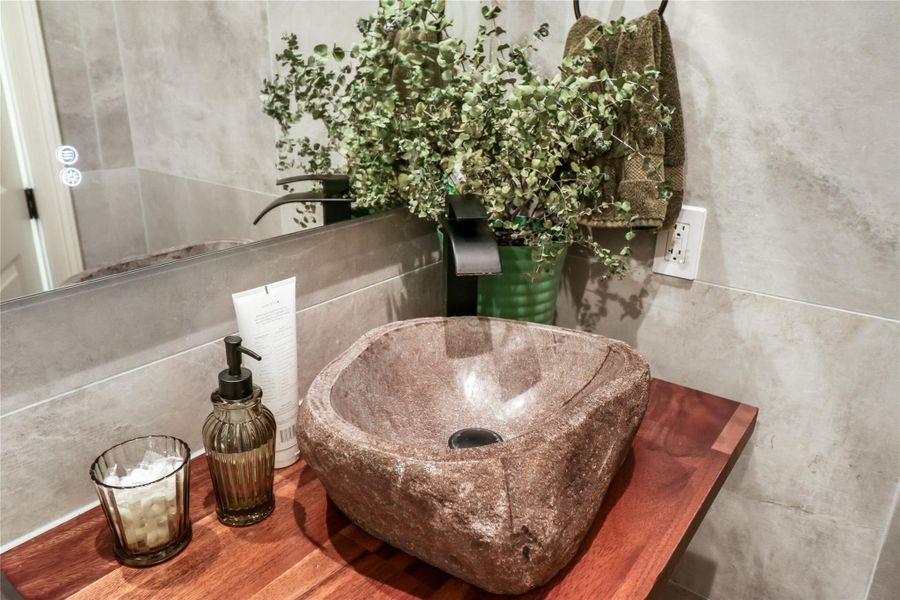 Close-up of interior finishes inside a home in , Tomball (Image 20). Close-up of interior finishes inside a home in , Tomball (Image 20).