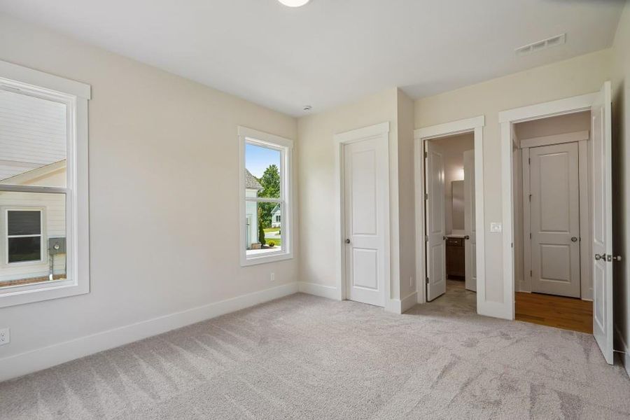 Spacious, unfurnished interior of a new home in Arden on Lanier, Cumming (Image 33).