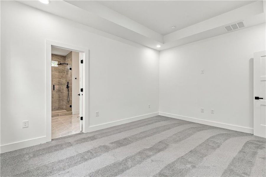 Spacious, unfurnished interior of a new home in , Jasper (Image 51).