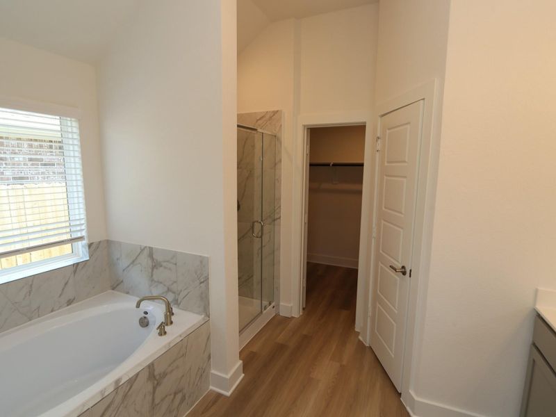 Furnished interior view inside a new home in Lago Mar, Santa Fe (Image 6). Furnished interior view inside a new home in Lago Mar, Santa Fe (Image 6).