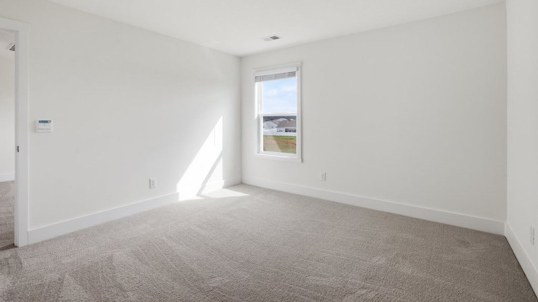 Spacious, unfurnished interior of a new home in Millstone Village, Morristown (Image 30).