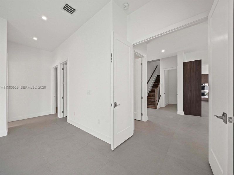 Spacious, unfurnished interior of a new home in , Hollywood (Image 76).