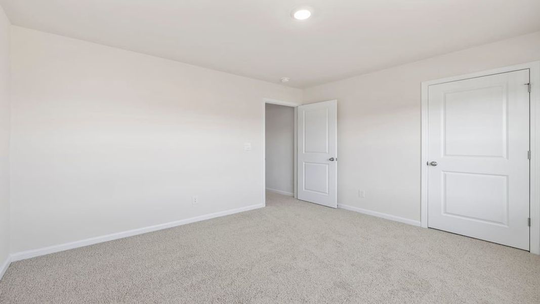 Spacious, unfurnished interior of a new home in Cedar Gap, Fountain Inn (Image 28).