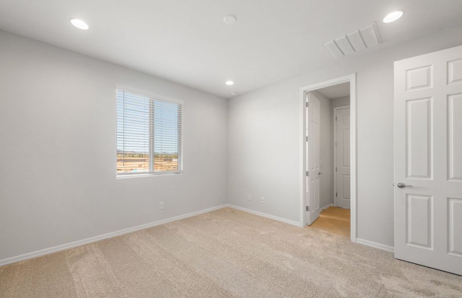 Spacious, unfurnished interior of a new home in Visara, Surprise (Image 20).