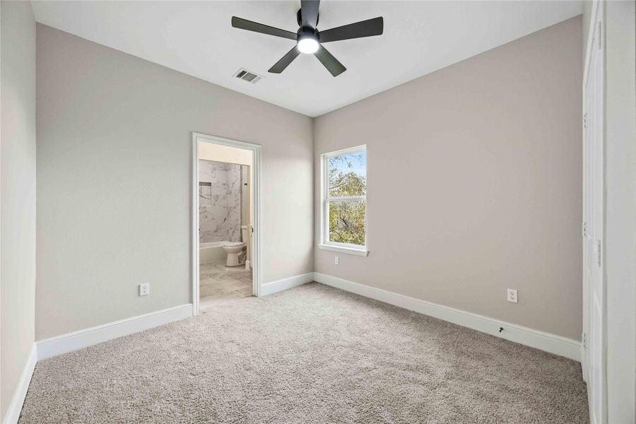 Spacious, unfurnished interior of a new home in , Houston (Image 16).