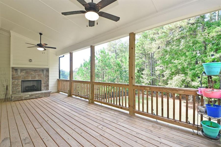Exterior details and patio area of a home in , Dallas (Image 32).
