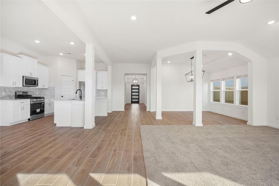 Spacious, unfurnished interior of a new home in Ashland, Angleton (Image 12).