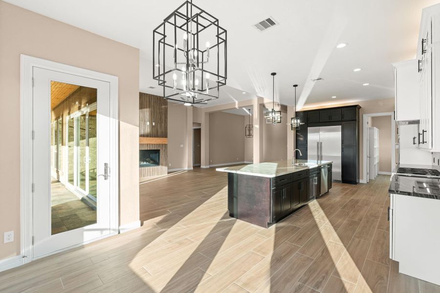 Furnished interior view inside a new home in , Kemah (Image 12).