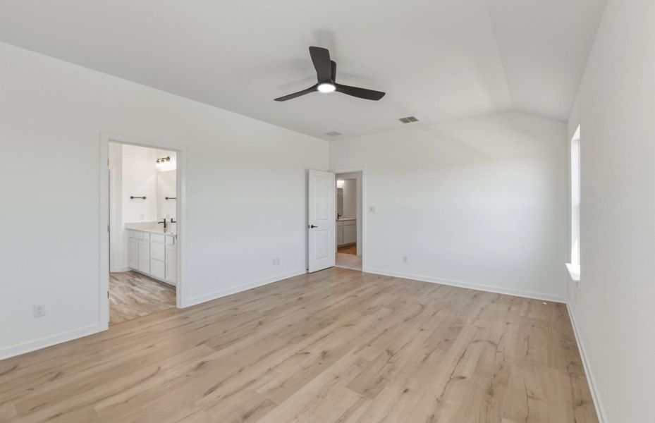 Representative unfurnished interior of a home built from the Lochridge by Pulte Homes in Woodside, Georgetown (Image 26).