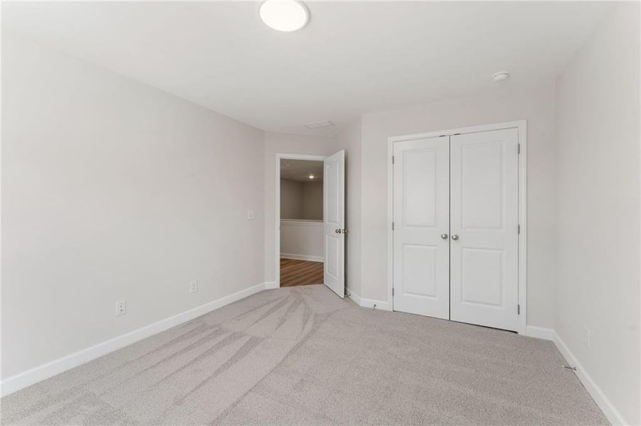 Spacious, unfurnished interior of a new home in Cherokee Township, Acworth (Image 23).