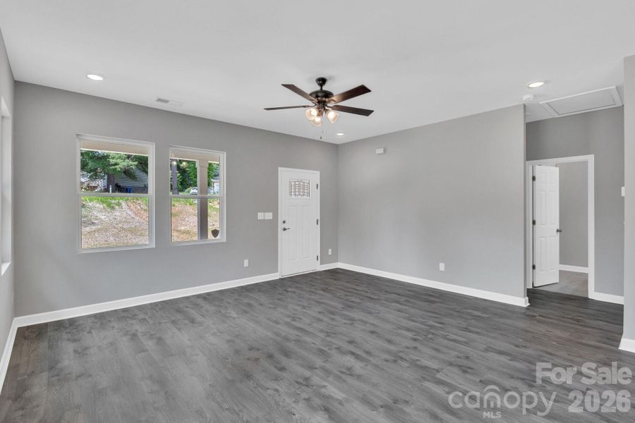 Spacious, unfurnished interior of a new home in , Salisbury (Image 35).