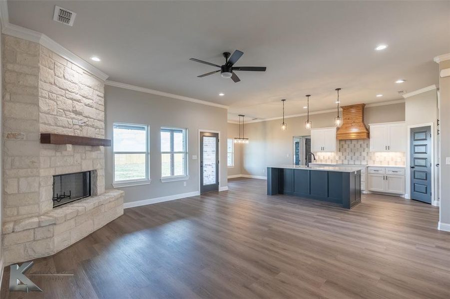 Spacious, unfurnished interior of a new home in , Abilene (Image 22).