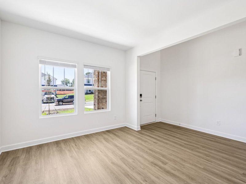 Spacious, unfurnished interior of a new home in Nelson's Creek, Mocksville (Image 8).