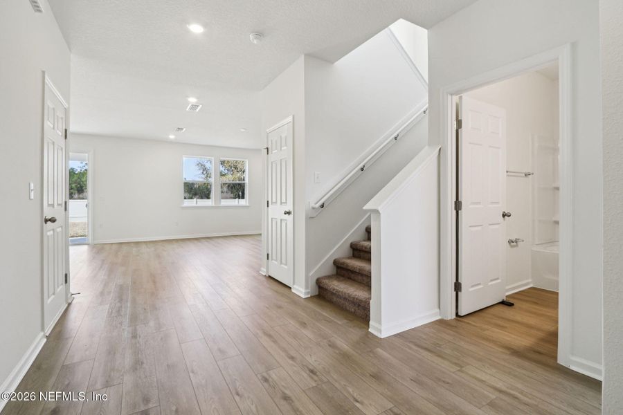 Spacious, unfurnished interior of a new home in Copper Ridge, Jacksonville (Image 25).