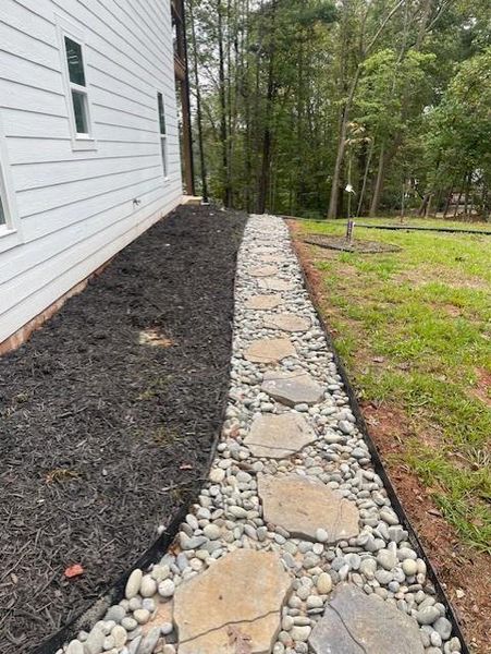 Exterior details and patio area of a home in , Lavonia (Image 31).
