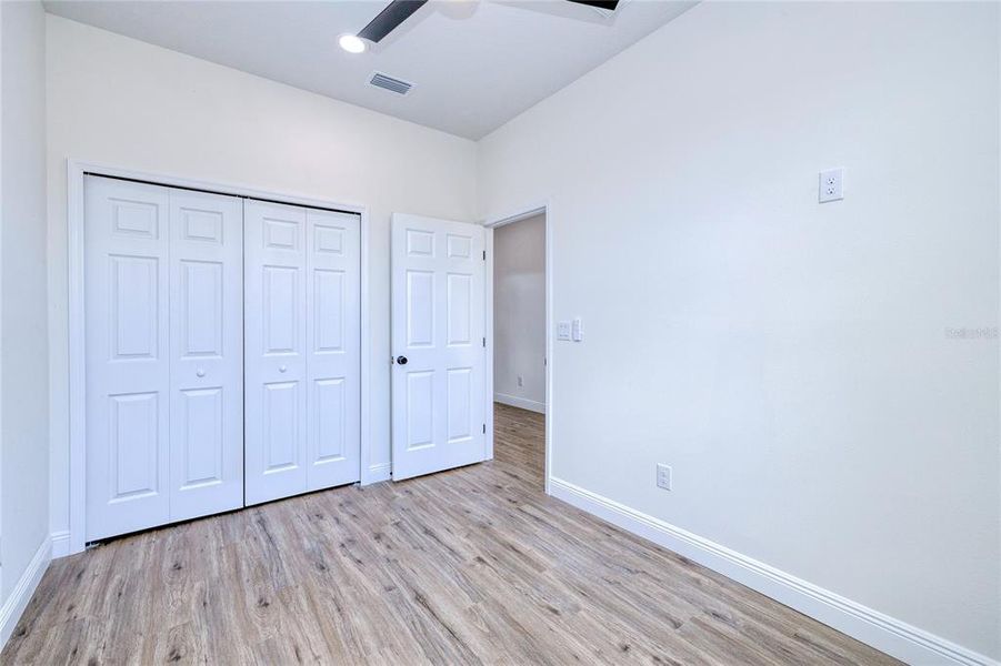 Spacious, unfurnished interior of a new home in , Port Charlotte (Image 19).