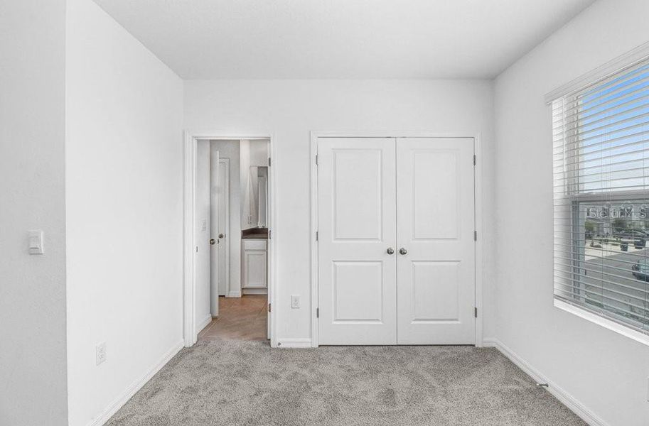 Spacious, unfurnished interior of a new home in , Apollo Beach (Image 19).