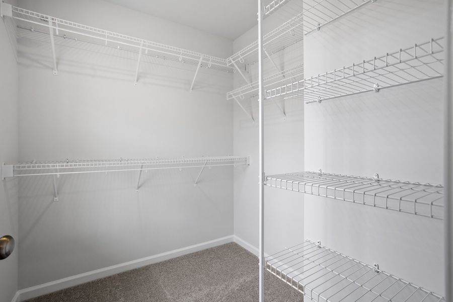 Spacious, unfurnished interior of a new home in Georgias Landing, Raleigh (Image 25).