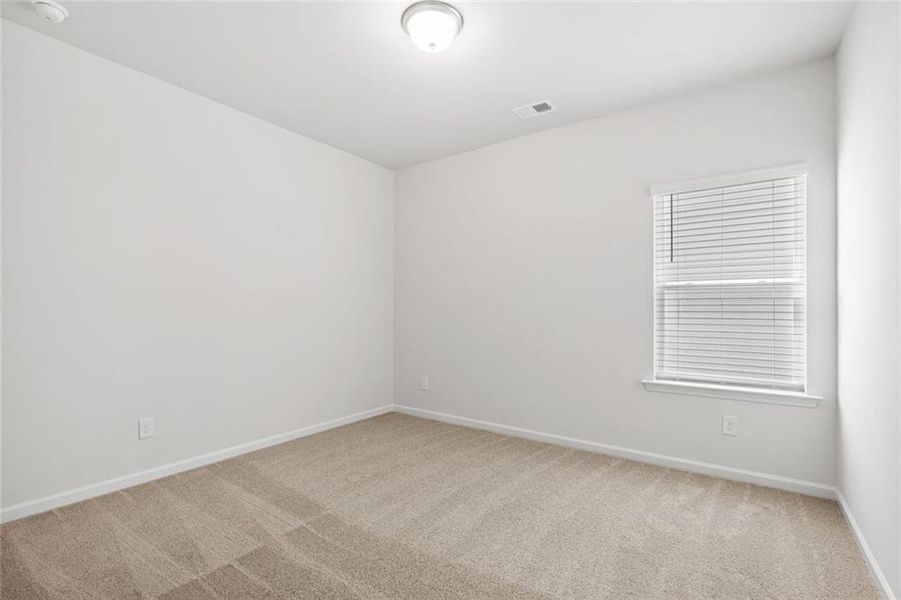 Spacious, unfurnished interior of a new home in Sanders Park, Austell (Image 32).