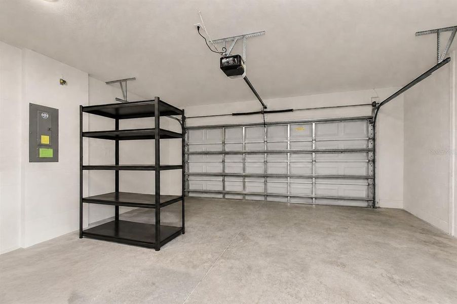Spacious, unfurnished interior of a new home in Pasadena Point, Wesley Chapel (Image 22).