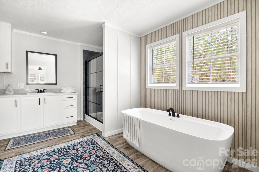 Primary Bathroom En-Suite