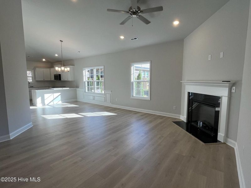 Spacious, unfurnished interior of a new home in Palmetto Creek, Bolivia (Image 16).