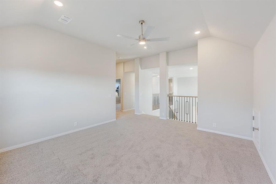 Spacious, unfurnished interior of a new home in Hayes Crossing, Midlothian (Image 28).