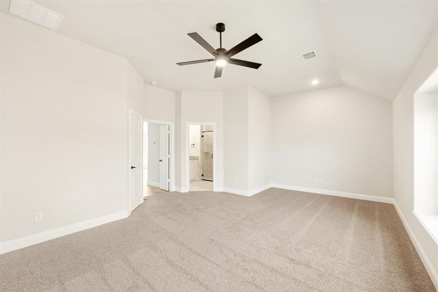 Spacious, unfurnished interior of a new home in Sable Creek, Sanger (Image 26). Spacious, unfurnished interior of a new home in Sable Creek, Sanger (Image 26).