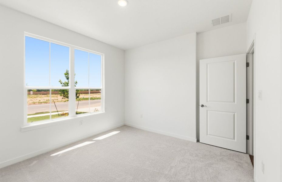 Spacious, unfurnished interior of a new home in Del Webb Austin at Lost Pines, Bastrop (Image 41). Spacious, unfurnished interior of a new home in Del Webb Austin at Lost Pines, Bastrop (Image 41).