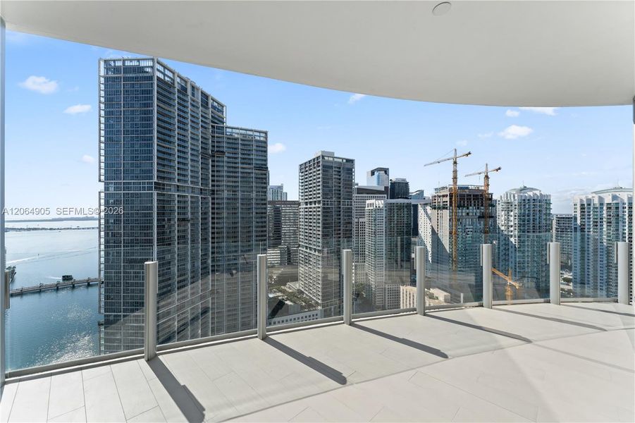 Condo located in Miami, FL showcasing its design and architecture (Image 4).