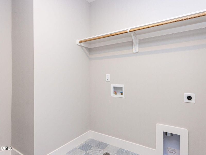 026-1280x960-laundry-room