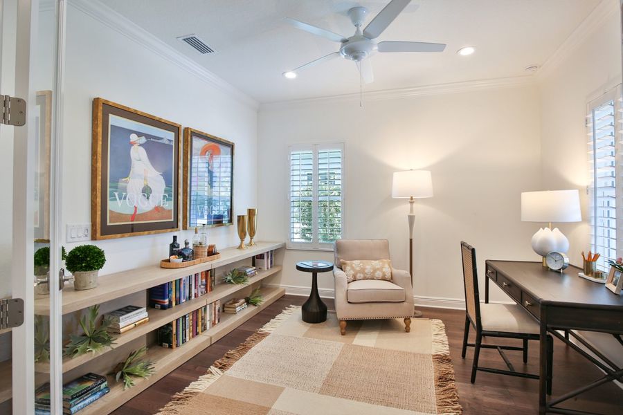Representative furnished interior of a home built from the Lighthouse by Neal Communities in Boca Royale Golf & Country Club at Wellen Park, Englewood (Image 16).