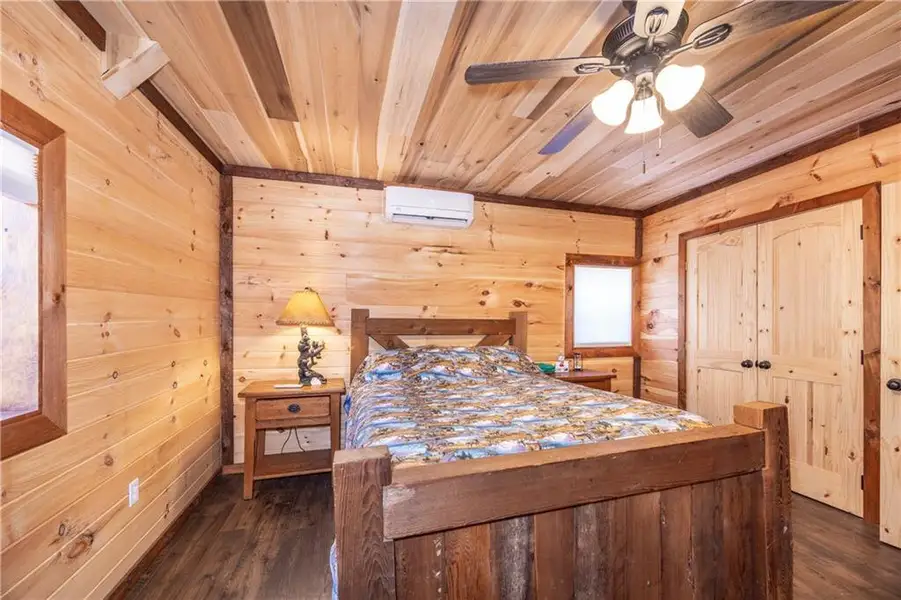 Furnished interior view inside a new home in , Jasper (Image 6).