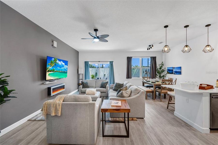 Furnished interior view inside a new home in , Davenport (Image 43).