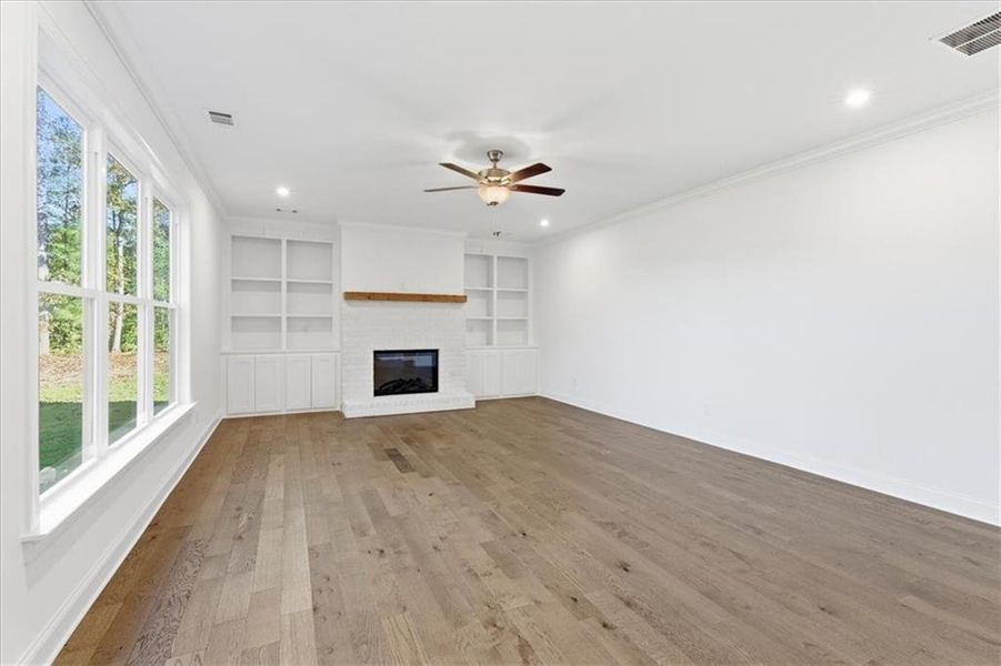 Spacious, unfurnished interior of a new home in The Estates at Hurricane Pointe, Douglasville (Image 20).
