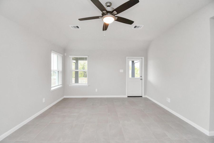 Spacious, unfurnished interior of a new home in Montgomery Ridge: Founders Collection, Montgomery (Image 23).