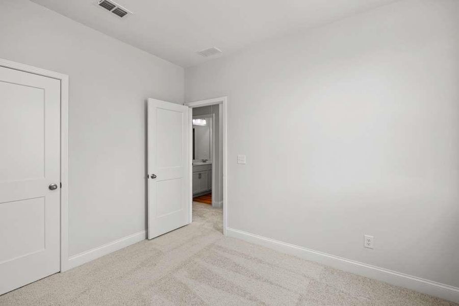 Spacious, unfurnished interior of a new home in Maddox Landing, Hoschton (Image 25).