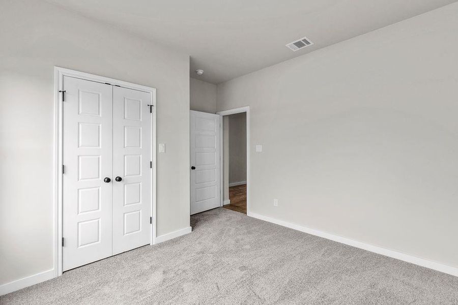 Spacious, unfurnished interior of a new home in Trails of Fossil Creek, Fort Worth (Image 25).