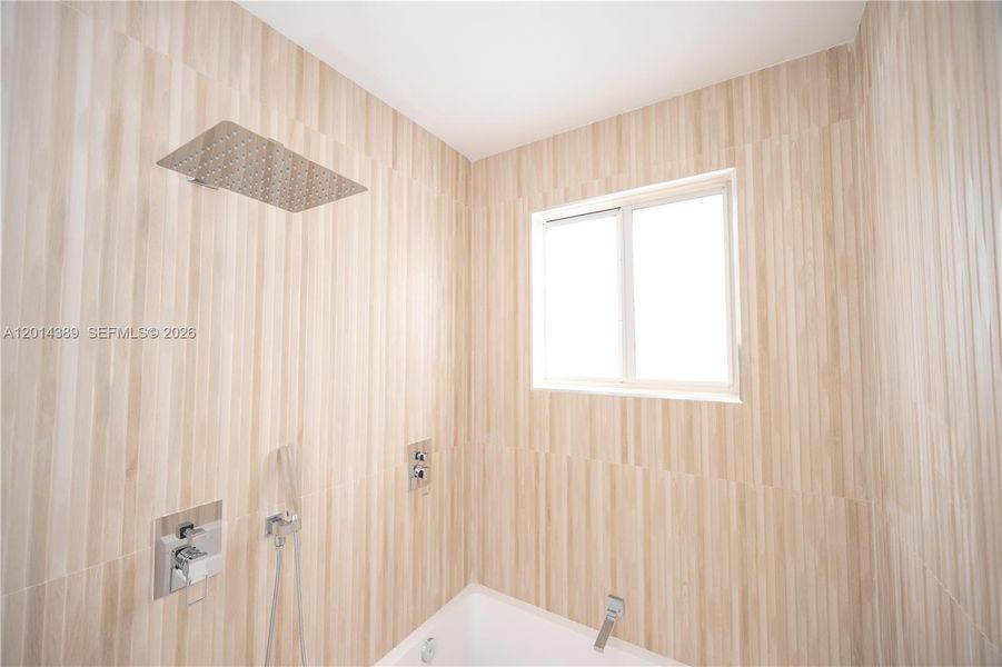 Close-up of interior finishes inside a home in , Doral (Image 23).