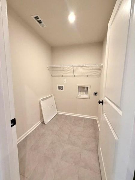 Spacious, unfurnished interior of a new home in Towne Village at Suwanee Dam, Sugar Hill (Image 9). Spacious, unfurnished interior of a new home in Towne Village at Suwanee Dam, Sugar Hill (Image 9).
