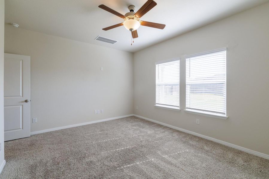 Spacious, unfurnished interior of a new home in , Manor (Image 36).