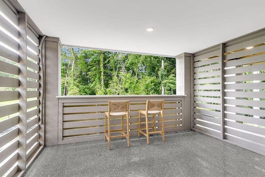 Exterior details and patio area of a home in Heron Preserve, Hanahan (Image 3).