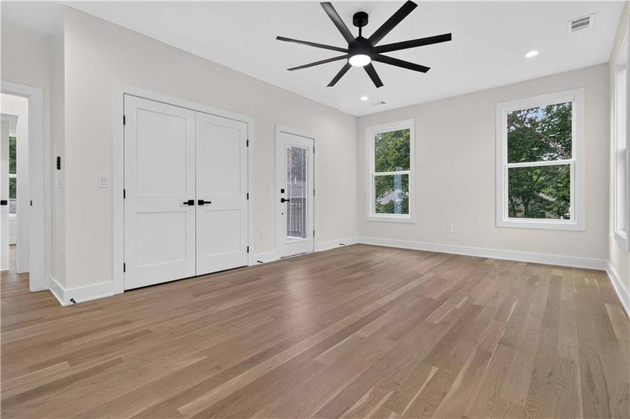 Spacious, unfurnished interior of a new home in , Atlanta (Image 24).